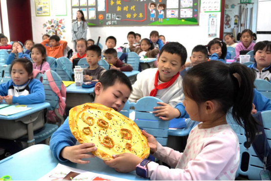 说明: //news.yhanimes.com/__local/6/10/7C/88294D314FCDD41B478138F7412_0367BA17_C89D3.png