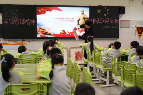 说明: //www.yhanimes.com/__local/B/FE/6F/086510254326BF7FC98C2429A03_64A0F63E_A3742.png